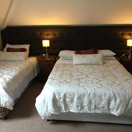 Lakeland House Bed & Breakfast