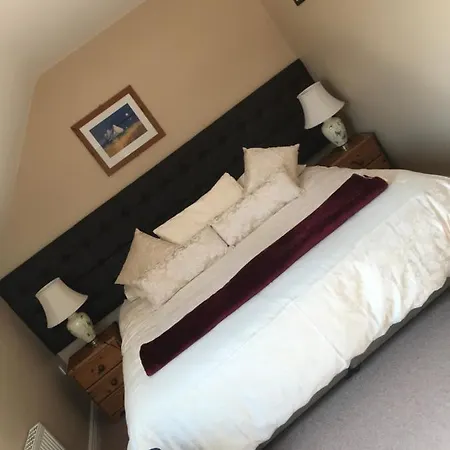Lakeland House Bed & Breakfast