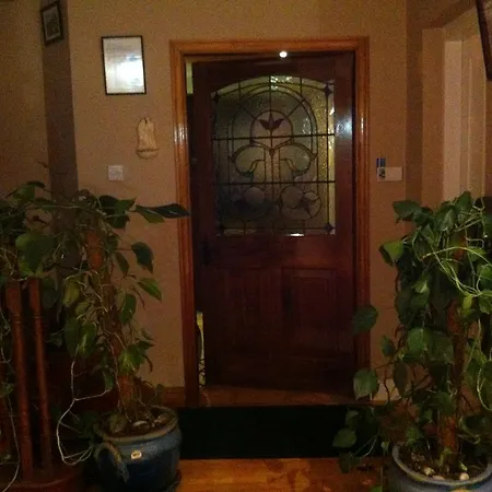 Lakeland House B&B 발리나