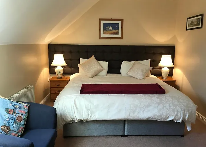 Lakeland House לינה וארוחת בוקר 3*