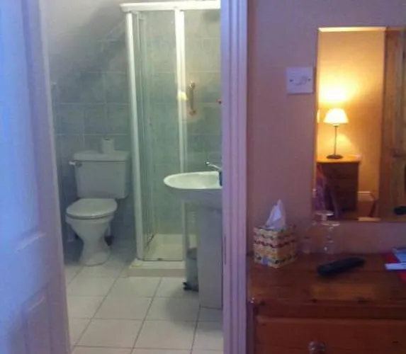 לינה וארוחת בוקר Lakeland House