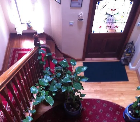 Lakeland House לינה וארוחת בוקר